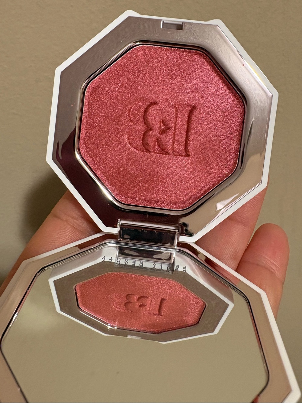 Fenty Beauty KILLAWATT FREESTYLE HIGHLIGHTER In RUBY RICHEZ Like New Swatched - Picture 6 of 9
